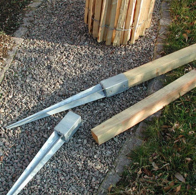 Viereckige Einschlagbodenhülsen für Holzpfähle Zaun Shop